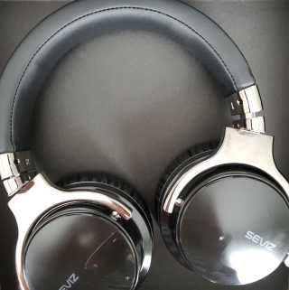 SEVIZ Bluetooth Headphones 10 3color — 4.5점을 준 리뷰어가 2020년 9월 올린 사용 사진