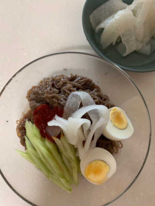 [해주냉면] 신천맛집 매운 비빔냉면 2인분 + 무절임 — 5점을 준 리뷰어가 2020년 5월 올린 사용 사진