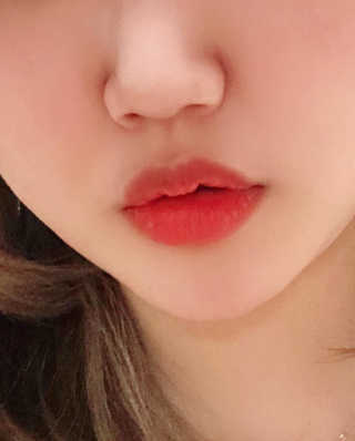 [블랙루즈] 에어 핏 벨벳틴트7 택1+랜덤1 — 4점을 준 리뷰어가 2020년 11월 올린 사용 사진