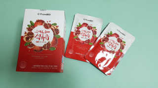 프롬바이오 오직 석류만 [그대로100 석류즙] 하루 1포로 건강하게 — 5점을 준 리뷰어가 2020년 4월 올린 사용 사진