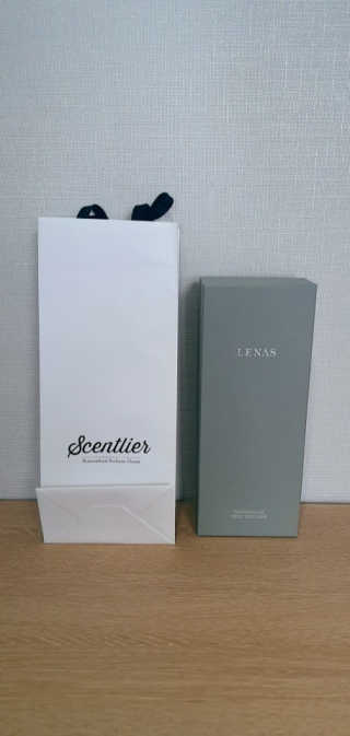 레나스 프리미엄 아로마 디퓨저 200ml  [1SET] — 4.5점을 준 리뷰어가 2020년 9월 올린 사용 사진
