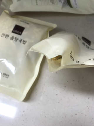 올가홀푸드 건강하고 든든하게, 진한 곰탕국밥과 거금도 미역국밥 — 5점을 준 리뷰어가 2020년 6월 올린 사용 사진