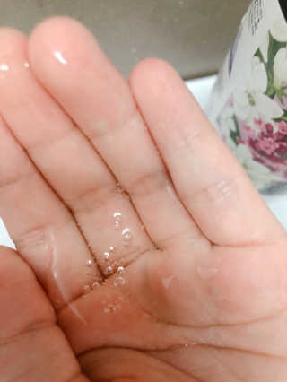 르퀼라야 스칼프 샴푸 810ml [가드니아/포레스트] — 5점을 준 리뷰어가 2020년 7월 올린 사용 사진