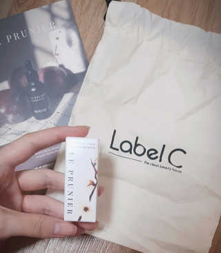 르 프루니에 플럼 뷰티 오일 디럭스 미니 3.7ml — 5점을 준 리뷰어가 2020년 5월 올린 사용 사진