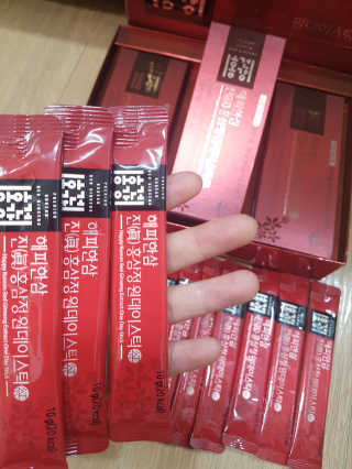 홍건강 해피한삼 진 홍삼정 원데이스틱 10g x 30포 — 5점을 준 리뷰어가 2020년 5월 올린 사용 사진