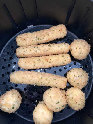 가치식탁 리얼치즈스틱, 리얼크림치즈볼 — 5점을 준 리뷰어가 2020년 10월 올린 사용 사진