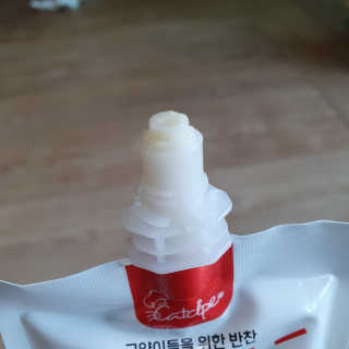 [캣시피] 고양이들의 반찬, 대용량 츄르 3종 — 4점을 준 리뷰어가 2020년 8월 올린 사용 사진