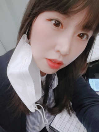 비비드스튜디오 립 플래쉬 바이닐 NO.5 에픽 트랜스 — 3점을 준 리뷰어가 2020년 5월 올린 사용 사진