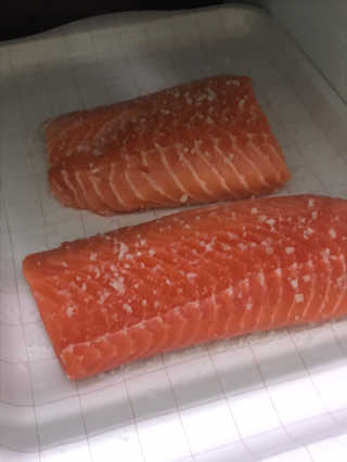 동원산업 항공직송 동원생연어_400g — 5점을 준 리뷰어가 2020년 5월 올린 사용 사진