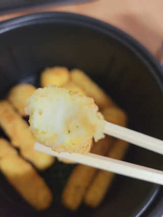 가치식탁 리얼치즈스틱, 리얼크림치즈볼 — 5점을 준 리뷰어가 2020년 9월 올린 사용 사진