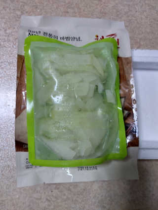 [해주냉면] 신천맛집 매운 비빔냉면 2인분 + 무절임 — 4점을 준 리뷰어가 2020년 5월 올린 사용 사진