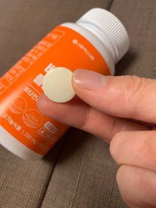 서울약사신협_비타민C플러스_1,200mg x 60정 — 5점을 준 리뷰어가 2020년 11월 올린 사용 사진