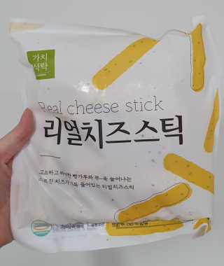 가치식탁 리얼치즈스틱, 리얼크림치즈볼 — 5점을 준 리뷰어가 2020년 8월 올린 사용 사진