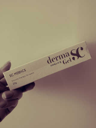 derma SC-Gel 더마에스씨 겔 20g — 5점을 준 리뷰어가 2020년 4월 올린 사용 사진