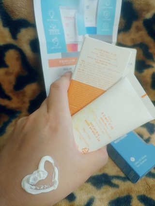 [후르디아] 혼합자차 선 에센스+톤업 선크림 2종 — 5점을 준 리뷰어가 2020년 5월 올린 사용 사진