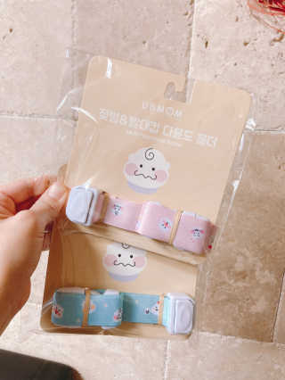 유비맘 젖병 빨대컵 다용도 홀더 1+1 _ 컬러 랜덤 발송 — 5점을 준 리뷰어가 2020년 11월 올린 사용 사진