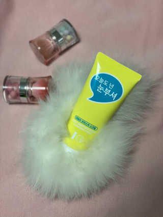 IO 아이오 오늘도 넌 눈부셔 - 데일리 스크럽 클렌징폼 — 5점을 준 리뷰어가 2020년 12월 올린 사용 사진