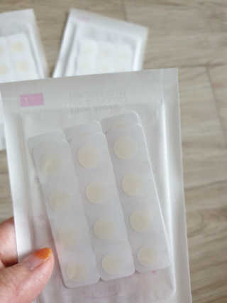 엘라밴드 하이드로 도트 스팟패치 12mm, 10mm — 5점을 준 리뷰어가 2020년 8월 올린 사용 사진
