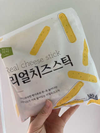 가치식탁 리얼치즈스틱, 리얼크림치즈볼 — 5점을 준 리뷰어가 2020년 9월 올린 사용 사진
