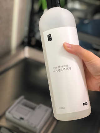[생활공작소] 식기세척기용 액체세제  X 2개입 — 5점을 준 리뷰어가 2020년 12월 올린 사용 사진