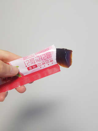 헬스업_쁘띠쁘띠석류콜라겐젤리_20g x 14포 — 4점을 준 리뷰어가 2020년 8월 올린 사용 사진