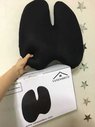 바네스데코 메모리폼 라텍스 등받이 날개쿠션 — 5점을 준 리뷰어가 2020년 6월 올린 사용 사진