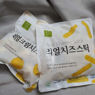 가치식탁 리얼치즈스틱, 리얼크림치즈볼 — 5점을 준 리뷰어가 2020년 8월 올린 사용 사진