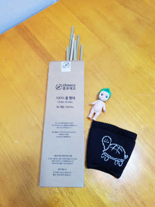 클로에코 친환경 풀빨대와 폐플라스틱 컵홀더 — 5점을 준 리뷰어가 2020년 8월 올린 사용 사진