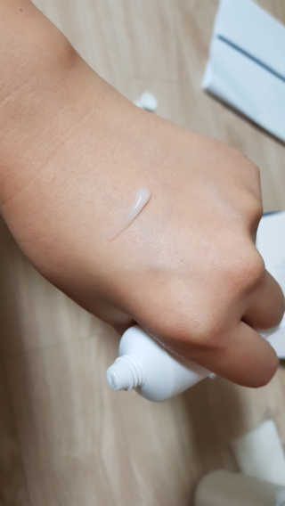 뷰니오 더마플러스 카밍 에멀전200ml — 5점을 준 리뷰어가 2020년 12월 올린 사용 사진