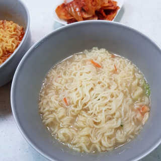 [풀무원] 자연은맛있다 정면, 백면, 홍면  세트 — 5점을 준 리뷰어가 2020년 9월 올린 사용 사진
