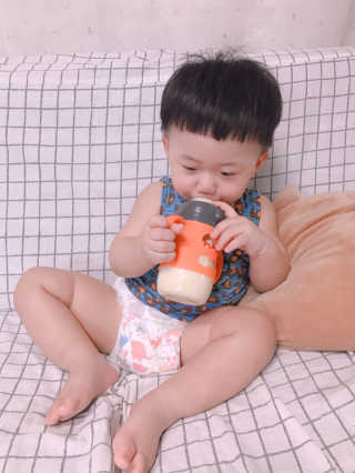 하이비코리아 앉아서나서서먹는젖병 하이비 PPSU 빨대젖병 — 5점을 준 리뷰어가 2020년 6월 올린 사용 사진