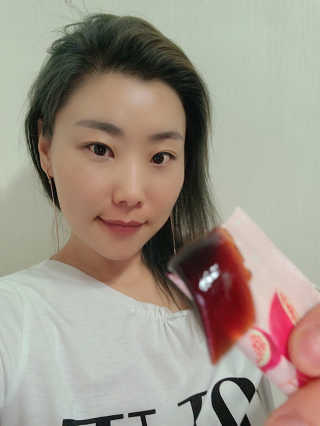 365더건강 에버뷰티 석류콜라겐 젤리 — 5점을 준 리뷰어가 2020년 6월 올린 사용 사진
