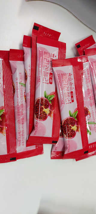 헬스업_쁘띠쁘띠석류콜라겐젤리_20g x 14포 — 5점을 준 리뷰어가 2020년 10월 올린 사용 사진