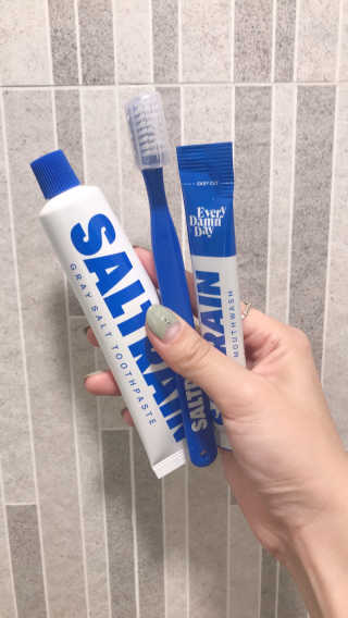 오래가는 개운함 솔트레인 그레이 솔트 덴탈케어 SET — 5점을 준 리뷰어가 2020년 10월 올린 사용 사진
