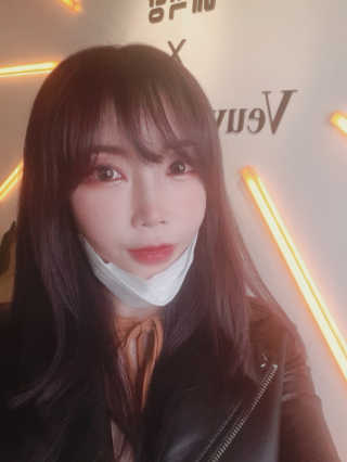 [블랙루즈] 펄블리 아이 글리터 유니버스 2종 — 5점을 준 리뷰어가 2020년 11월 올린 사용 사진