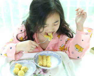 가치식탁 리얼치즈스틱, 리얼크림치즈볼 — 5점을 준 리뷰어가 2020년 5월 올린 사용 사진