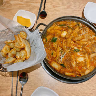 개성 떡볶이 [개성떡볶이 서현점] 즉떡2인분+토핑c+꼬마만두튀김 — 5점을 준 리뷰어가 2020년 7월 올린 사용 사진