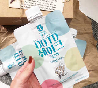 [꾸콤] 참참 OOTD쉐이크 고단백 일주일세트 50g x 5 — 5점을 준 리뷰어가 2020년 10월 올린 사용 사진