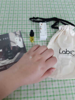 르 프루니에 플럼 뷰티 오일 디럭스 미니 3.7ml — 5점을 준 리뷰어가 2020년 5월 올린 사용 사진