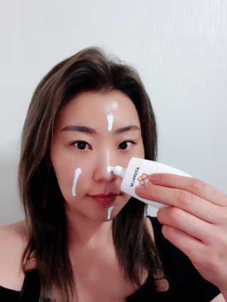 아토팜 야외놀이 선밀크 SPF50+ PA+++ — 5점을 준 리뷰어가 2020년 5월 올린 사용 사진