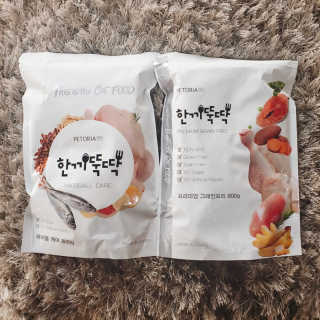 펫토리아 한끼뚝딱 프리미엄 고양이사료_그레인프리/헤어볼케어 — 5점을 준 리뷰어가 2020년 6월 올린 사용 사진