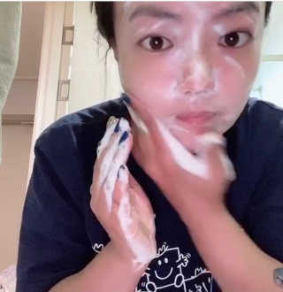 스킨엠디 라보라토리스 레비젠 버블 포밍 워시 — 5점을 준 리뷰어가 2020년 9월 올린 사용 사진