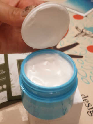 바르는콜라겐 하이온 제주바다보배 슬리핑마스크 100mL — 5점을 준 리뷰어가 2020년 6월 올린 사용 사진
