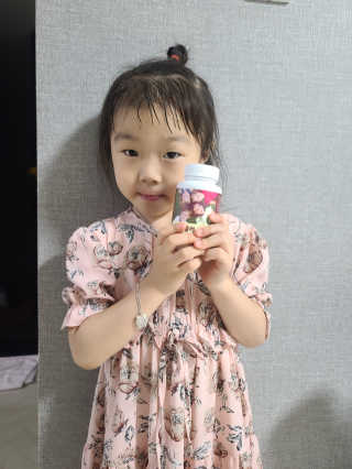 비타맘 키즈플러스업 성장기 어린이 멀티비타민미네랄 120정 — 5점을 준 리뷰어가 2020년 5월 올린 사용 사진