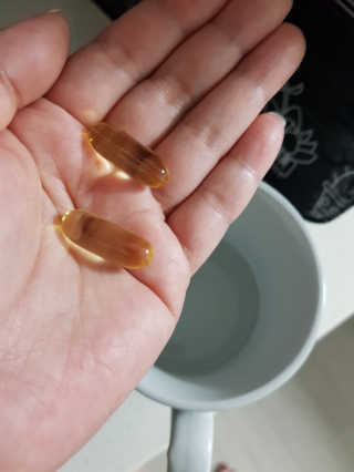 JW중외제약 마이코드 알티지 오메가3 1000 mg — 4점을 준 리뷰어가 2020년 7월 올린 사용 사진