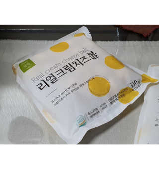 가치식탁 리얼치즈스틱, 리얼크림치즈볼 — 5점을 준 리뷰어가 2020년 5월 올린 사용 사진