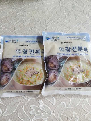 바다는다웰빙이다 완도사랑 전복죽 250g - 2팩 + 전복장조림 2팩 — 4점을 준 리뷰어가 2020년 8월 올린 사용 사진