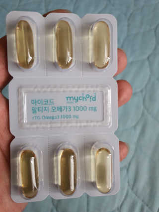 JW중외제약 마이코드 알티지 오메가3 1000 mg — 5점을 준 리뷰어가 2020년 7월 올린 사용 사진