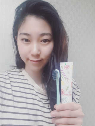 코랄 유기농 성분 천연치약,  코랄 밍크 벨벳칫솔 — 5점을 준 리뷰어가 2020년 4월 올린 사용 사진