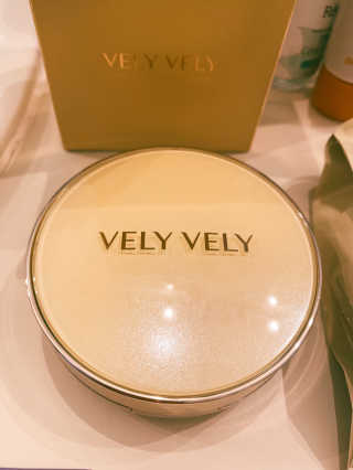 VELY VELY 아우라 허니 글로우 쿠션 — 5점을 준 리뷰어가 2020년 4월 올린 사용 사진
